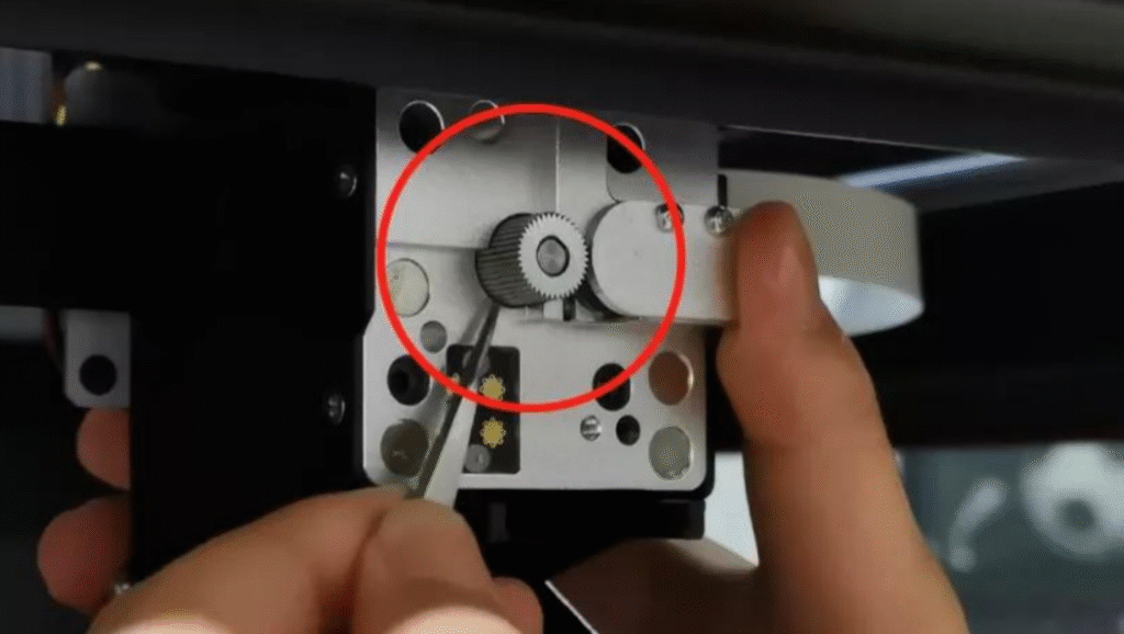 Clean thoroughly and tighten the screws